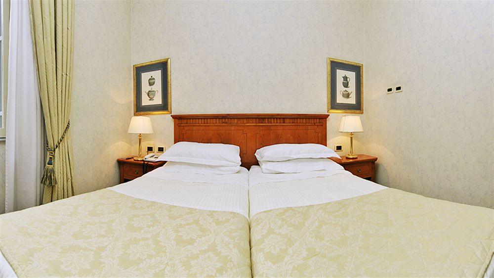 Una Hotels Empire Roma Esterno foto