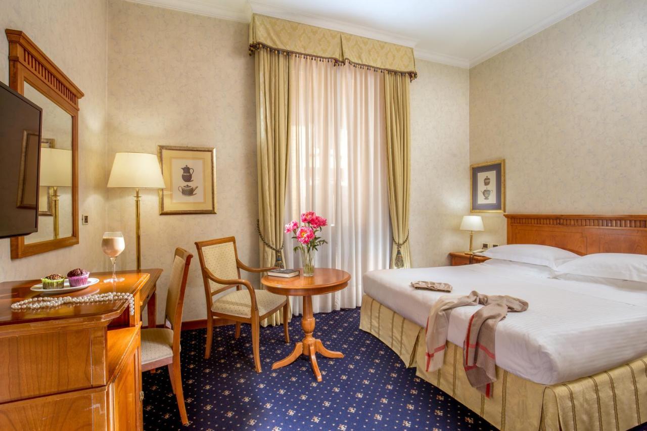 Una Hotels Empire Roma Esterno foto