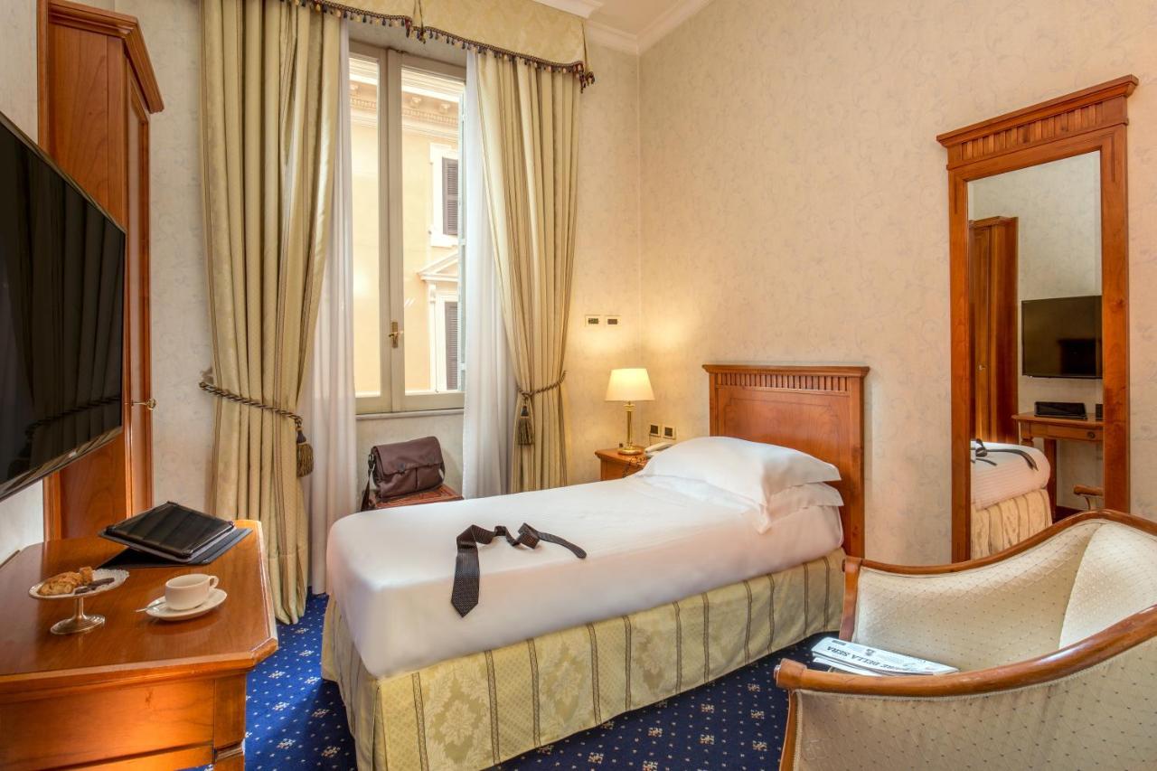 Una Hotels Empire Roma Esterno foto
